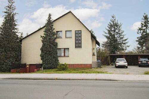 Außenansicht - 5 Zimmer EFH in zentraler Lage in Gifhorn mit Garage, Carport, Balkon, Terrasse und Garten