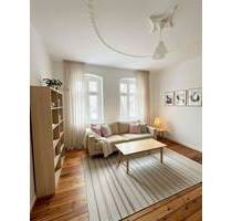 Charmante bezugsfreie Altbauwohnung mit Balkon und klassischen Details - Berlin Reinickendorf