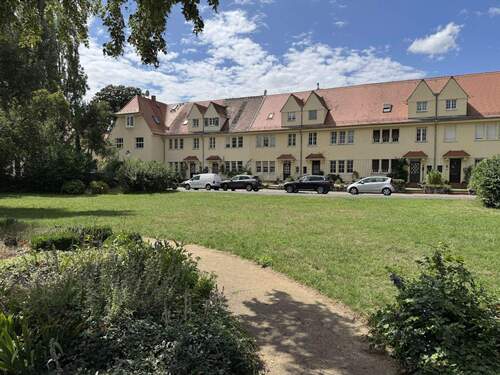 Blick vom Park - Historisches Stadthaus mit Parkblick - Wohnen mit viel Platz und Geschichte