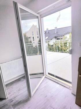 Bild 1 - Traumhafte 4- Zimmerwohnung mit 25m² Balkon Erstbezug n. Sanierung