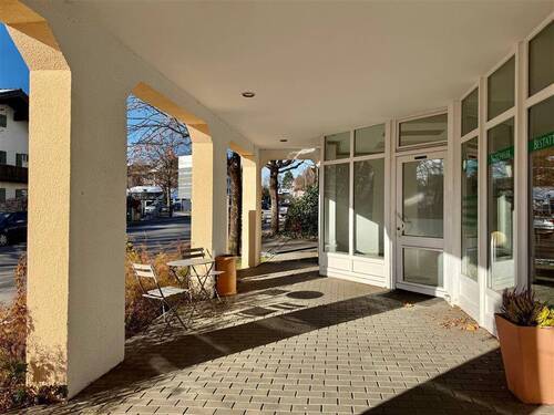 die vorgelagerte Ladengalerie - Büro in Murnau a. Staffelsee