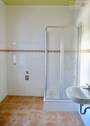 Bad mit Dusche - 