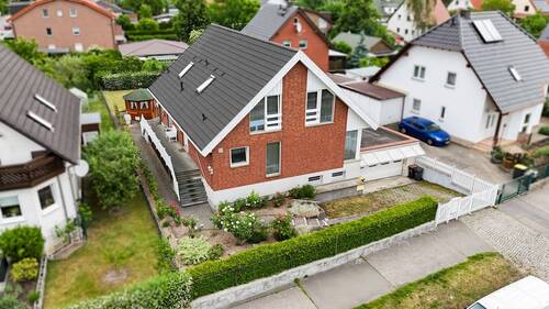 Vorderansicht - 7 Zimmer Einfamilienhaus zum Kaufen in Berlin / Marzahn