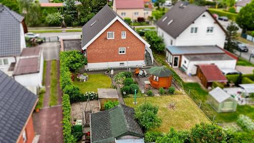 Gartenansicht - 7 Zimmer Einfamilienhaus in Berlin / Marzahn