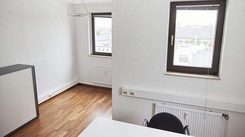 Büroraum mit Blick auf das Rathaus - Büro in Köln