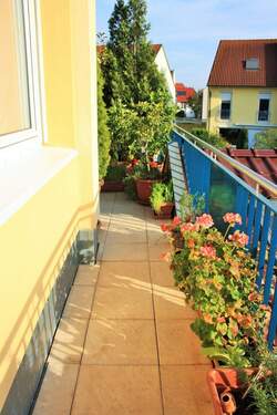 F2599494-E125-3B91-A8C5-C86BA39825AA - 