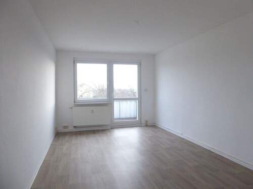 Wohnzimmer - 3 Zimmer Etagenwohnung zur Miete in Bad Lauchstädt