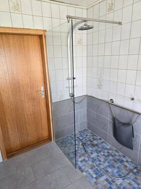 mit ebenerdiger Dusche - 