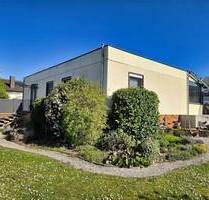 Charmanter, sehr gepflegter Bungalow mit Garage und schönem Garten in begehrter Lage von Sand am Main, Wohnfl. ca. 105 m²!