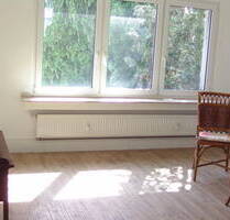 Lichtdurchflutete 3 Zimmer + Eßküche + Balkon + Keller + sofort frei !!! Privat !!! - Köln