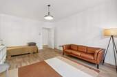 Wohnbereich - 2 Zimmer Etagenwohnung in Berlin
