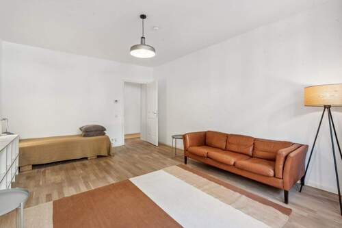 Wohnbereich - 2 Zimmer Etagenwohnung in Berlin