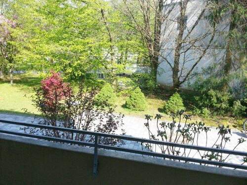 Blick vom Balkon - 1 Zimmer Etagenwohnung in Grünwald