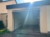 Garage neben dem Haus - 
