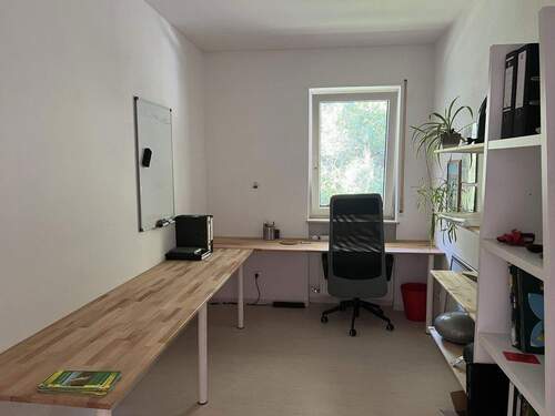 Arbeits- / Kinderzimmer - 