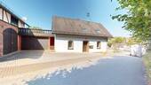 Rückansicht mit Hofbereich - 7 Zimmer Einfamilienhaus in Elztal