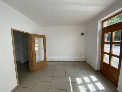 Laden-Büro - 2 Zimmer Gewerbeobjekt (Büro, Produktion, Verkauf) zur Miete in Oelsnitz