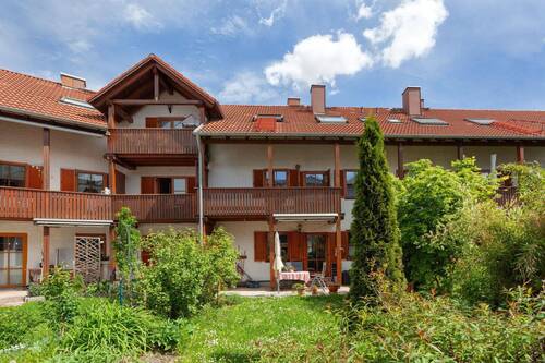 Außenansicht - FBC - Attraktive 2-Zimmer-Dachgeschoss-Wohnung (2. OG)