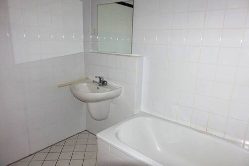 Badezimmer - 2 Zimmer Etagenwohnung zum Kaufen in Berlin