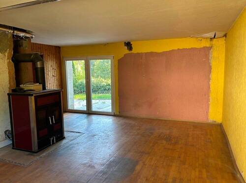 Wohn-Essbereich mit Ausgang zur Terrasse - 