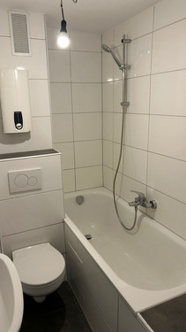 Bad - 3 Zimmer Etagenwohnung zur Miete in Duisburg