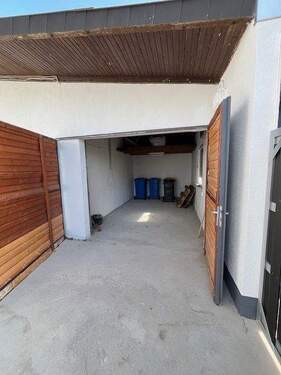 Garage hinten im Hof - 