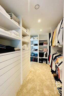 ...begehbarer Ankleide und... - 