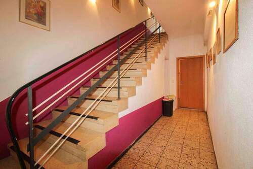 Treppenhaus Nebeneingang - 