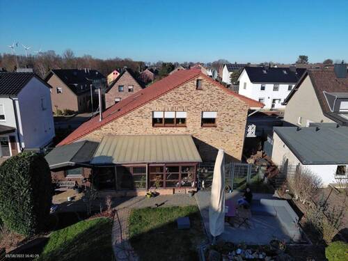 Sicht von Oben, Gartenseite - 8 Zimmer Einfamilienhaus in Aldenhoven
