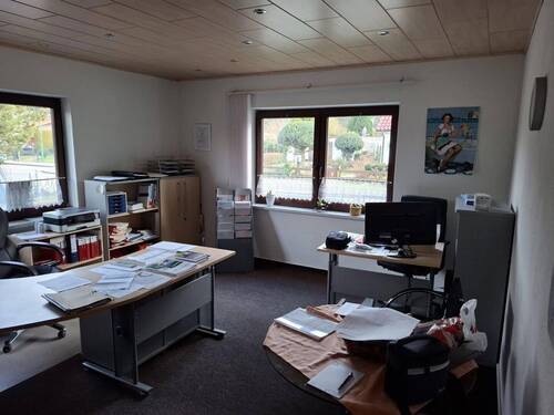 Büro 1 - 