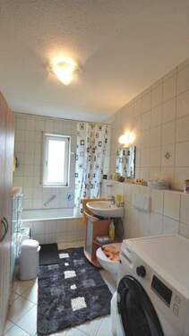 Tageslichtbad mit Wanne - 
