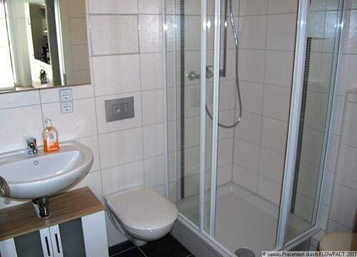 Bad mit Dusche - 