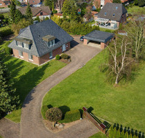 Repräsentatives Einfamilienhaus auf weitläufigem Grundstück in Sackgassenlage von Stockelsdorf