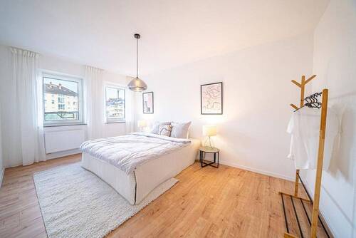 Schlafzimmer groß - Etagenwohnung mit 69,00 m&sup2; in Koblenz zum Kaufen