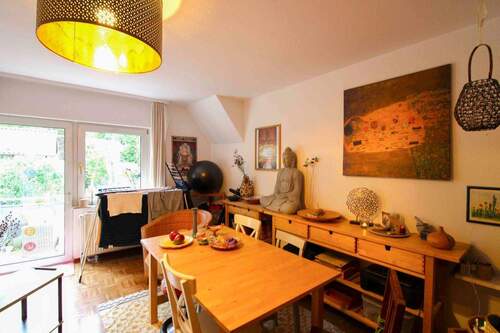 Wohnzimmer - 4 Zimmer Etagenwohnung zum Kaufen in Marburg