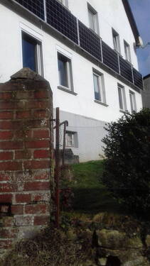 vorderansicht wohzimmerfenster - 4 Zimmer Etagenwohnung zum Kaufen in Barntrup