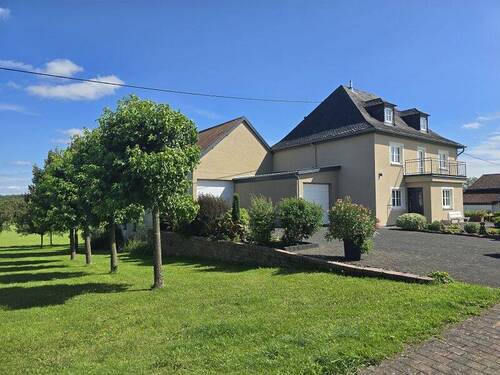 Ansicht 1 - Kernsaniertes Wohnhaus mit Wirtschaftsgebäude und Möglichkeit der Pferdehaltung!