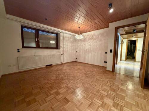 Kinder-/ Arbeitszimmer Souterrain - 