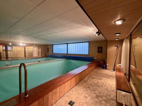 Indoor-Pool - 