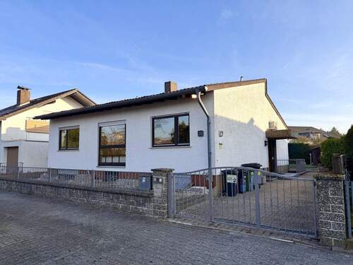 Straßenansicht - 5 Zimmer Einfamilienhaus zum Kaufen in Offenbach