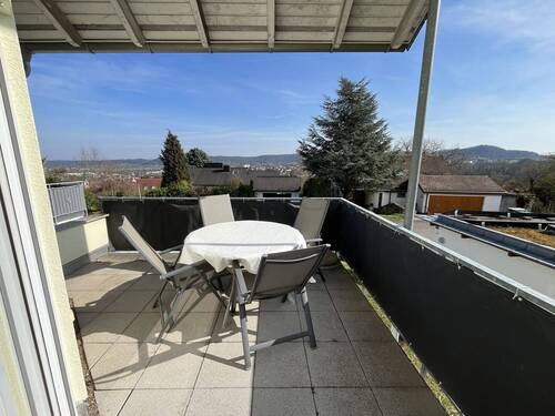 Aussichtsbalkon Wohnzimmer - Doppelhaushälfte mit 155,20 m&sup2; in Rottenburg am Neckar zum Kaufen