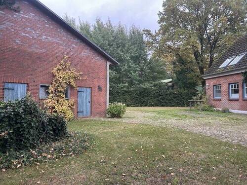 Hofzufahrt - 1 Zimmer Mehrfamilienhaus, Wohnhaus zum Kaufen in Schneverdingen / Insel