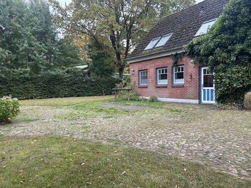 Hofzufahrt - 1 Zimmer Mehrfamilienhaus, Wohnhaus in Schneverdingen / Insel