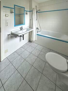 Tageslichtbad 1. OG - 