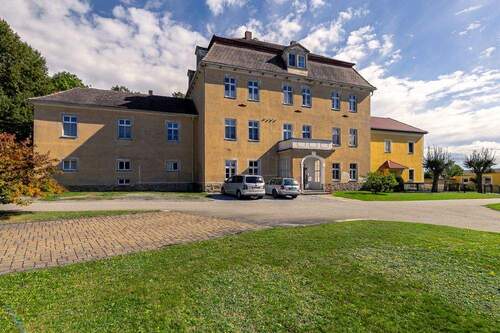 Außenansicht - Mehrfamilienhaus, Wohnhaus mit 537,00 m&sup2; in Puschwitz zum Kaufen