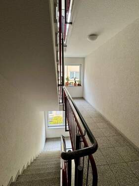 Hausflur - 3 Zimmer Etagenwohnung in Dresden