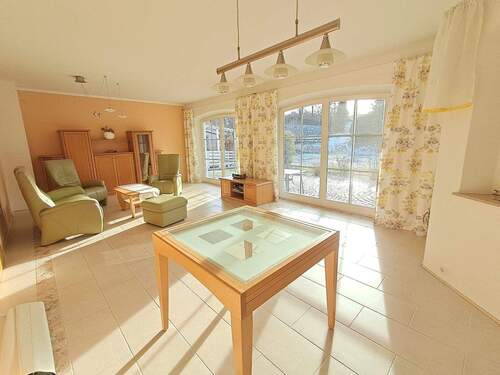 Großer freundlicher Wohnbereich - 