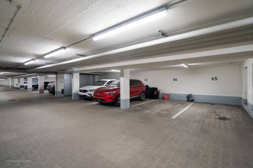 Stellplätze - Garage, Stellplatz in Unterhaching