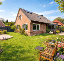 Haus mit Einliegerwohnung, EBK, Sommergarten und Garage! - Norden / Neustadt