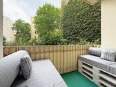Balkon in den Innenhof - 1 Zimmer Etagenwohnung zum Kaufen in Berlin